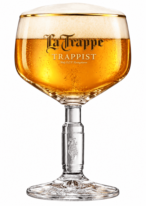 La Trappe Trappist Bierkelch gefüllt mit goldgelbem Bier und cremiger Schaumkrone