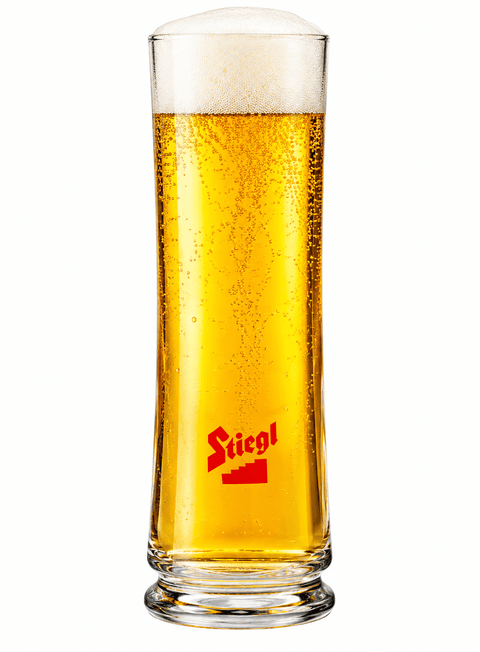 Stiegl Bierstange 0,3 l gefüllt mit goldgelbem Bier und weißer Schaumkrone